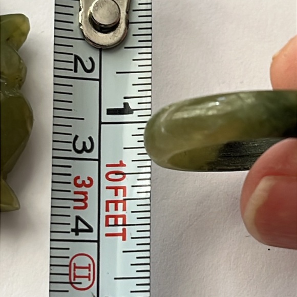 Vintage hand carved Jade owl pendant and ring set; ring is size 8 - Picture 8 of 9